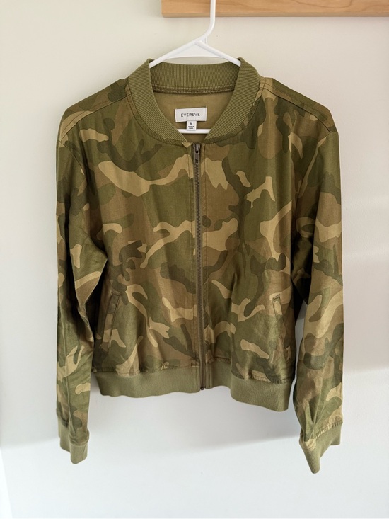 Evereve Jackets & Blazers - Evereve Olive and Tan Camo Bomber Jacket Medium Linen Blend